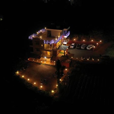 Hotel Magic Mountain,Mahabaleshwar Ngoại thất bức ảnh
